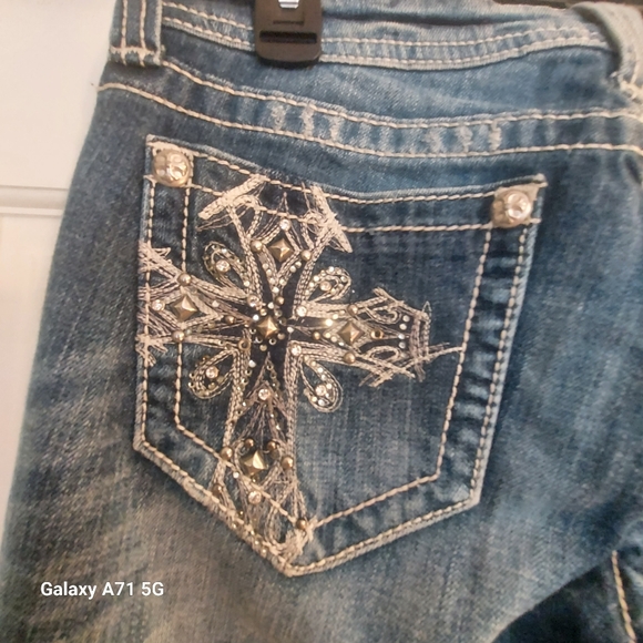 Miss Me Boot Cut Jeans with Cross Embellishments 29 waist 35 length - Picture 7 of 9